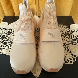 Puma women’s size 8 phenol satin Selena Gomez limited es edition shoes